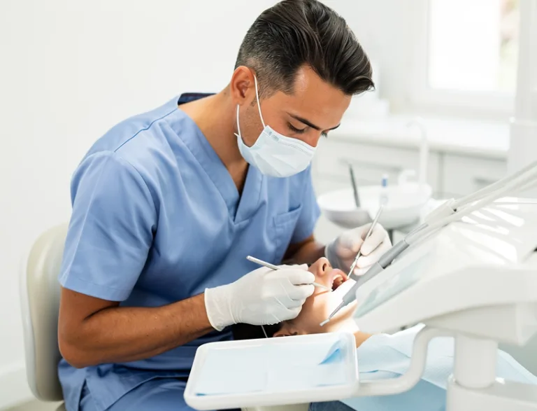 Dentista servicio en Coria del Rio